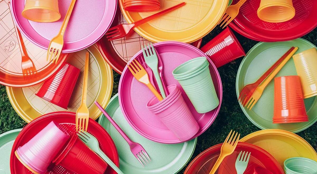 Развенчивая мифы: вред одноразовой посуды на самом деле преувеличен