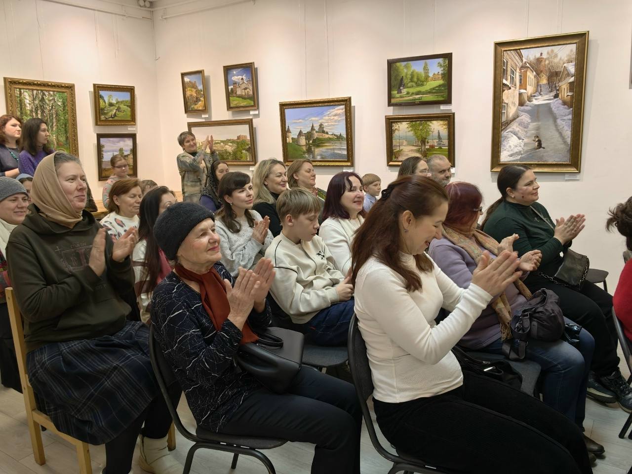 Вчера в Городском выставочном зале, в рамках фестиваля "Кладезь", прошел концерт Дмитрия Панаскина и Бориса Решетнева Вчера в Городском выставочном зале, в рамках фестиваля "Кладезь", прошел концерт Дмитрия Панаскина и Бориса Решетнева