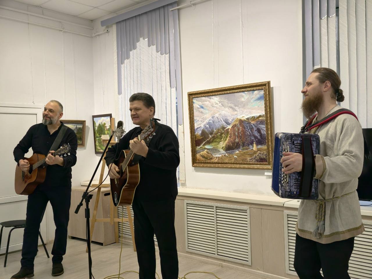 Вчера в Городском выставочном зале, в рамках фестиваля "Кладезь", прошел концерт Дмитрия Панаскина и Бориса Решетнева Вчера в Городском выставочном зале, в рамках фестиваля "Кладезь", прошел концерт Дмитрия Панаскина и Бориса Решетнева