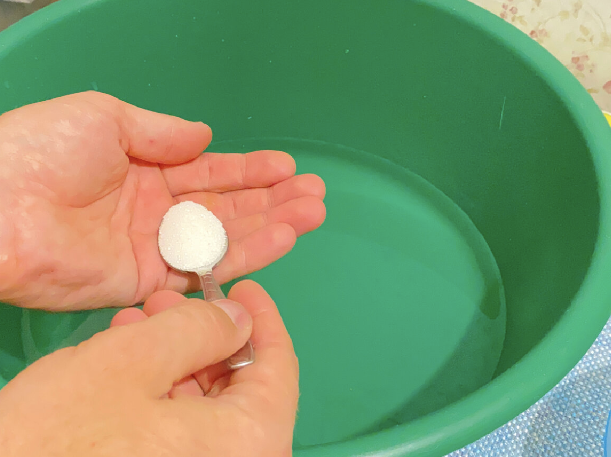 Летние секреты: как ухаживать за руками после дачного сезона