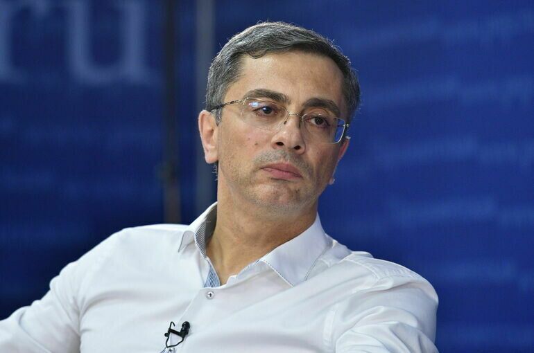 �� ������������� ����� ��������� ���������� ������: ������������ � �������