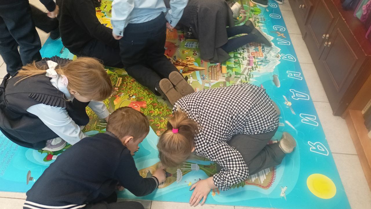 С целью развития начальных представлений о мире профессий детей младшего возраста, 12 февраля 2026 года ГКУ «ЦЗН Жуковского района» проведена профориентационная игра«Взросляндия» в МБОУ Жуковская СОШ №2 им. Е.П.Новикова... С целью развития начальных представлений о мире профессий детей младшего возраста, 12 февраля 2026 года ГКУ «ЦЗН Жуковского района» проведена профориентационная игра«Взросляндия» в МБОУ Жуковская СОШ №2 им. Е.П.Новикова...