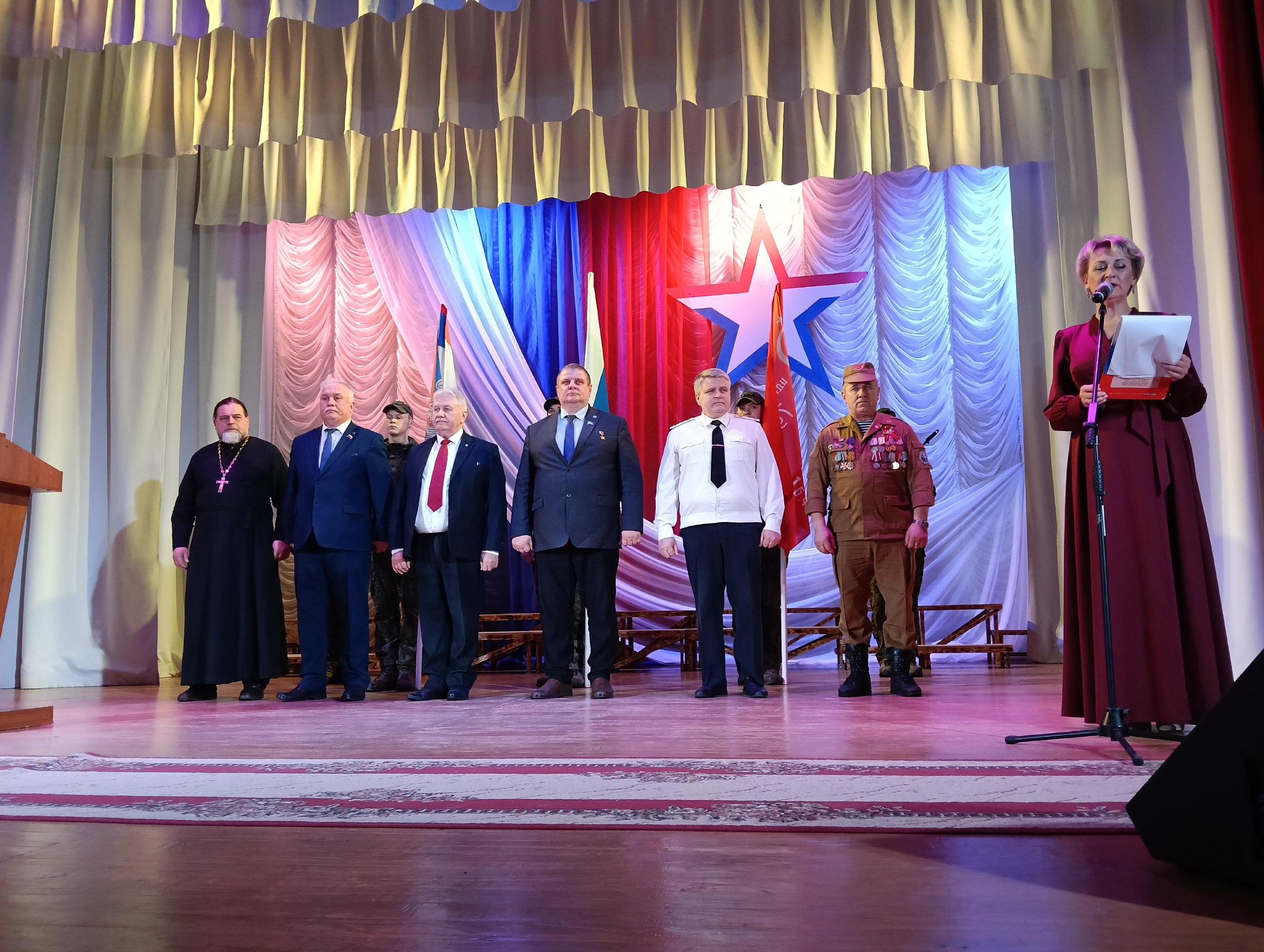 Сергей Цыганок: В Погарском районном Доме культуры состоялось торжественное мероприятие в честь Дня защитника Отечества Сергей Цыганок: В Погарском районном Доме культуры состоялось торжественное мероприятие в честь Дня защитника Отечества