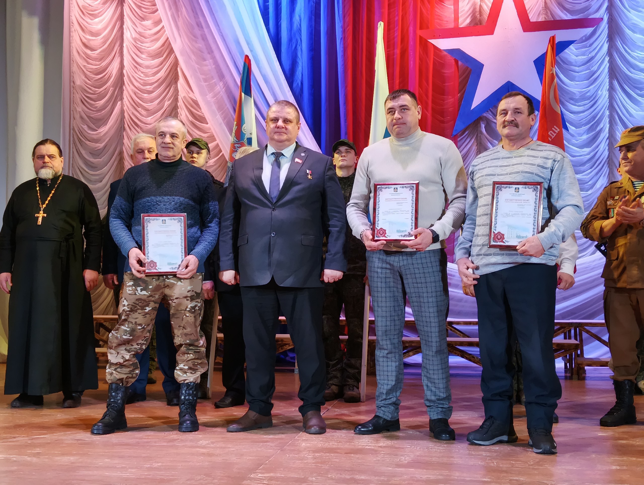 Сергей Цыганок: В Погарском районном Доме культуры состоялось торжественное мероприятие в честь Дня защитника Отечества Сергей Цыганок: В Погарском районном Доме культуры состоялось торжественное мероприятие в честь Дня защитника Отечества