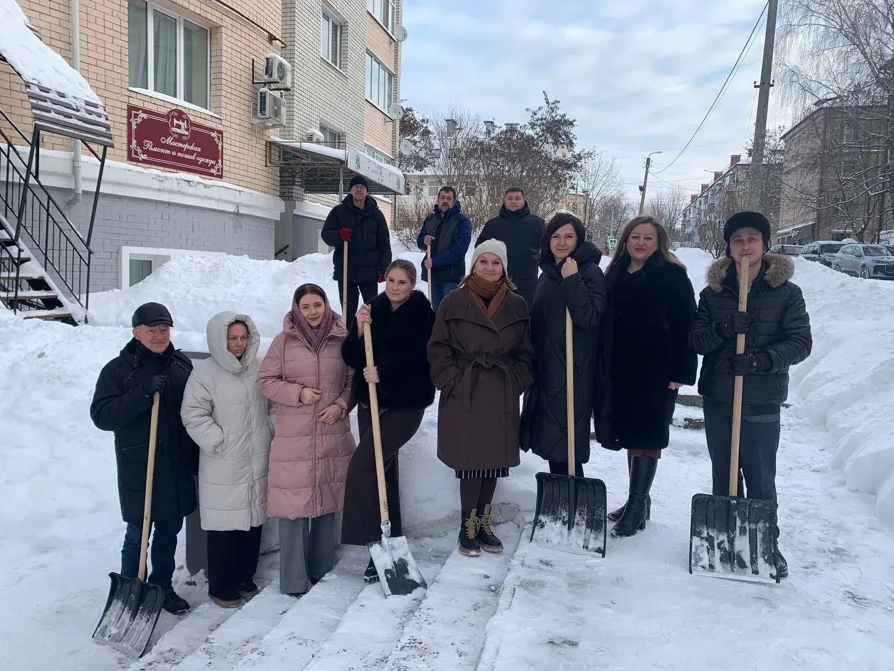 «Снежный десант»: дай дорогу пешеходу «Снежный десант»: дай дорогу пешеходу