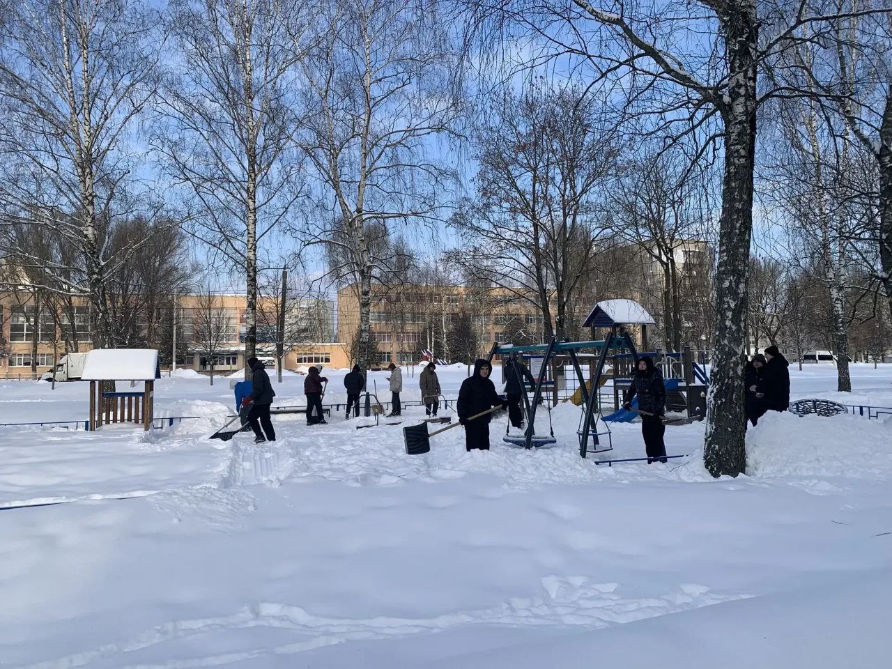 «Снежный десант»: дай дорогу пешеходу «Снежный десант»: дай дорогу пешеходу