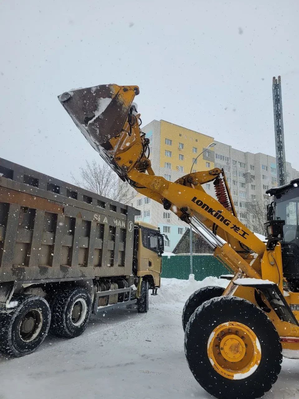 Управляющие компании присоединились к акции «Снежный десант» Управляющие компании присоединились к акции «Снежный десант»