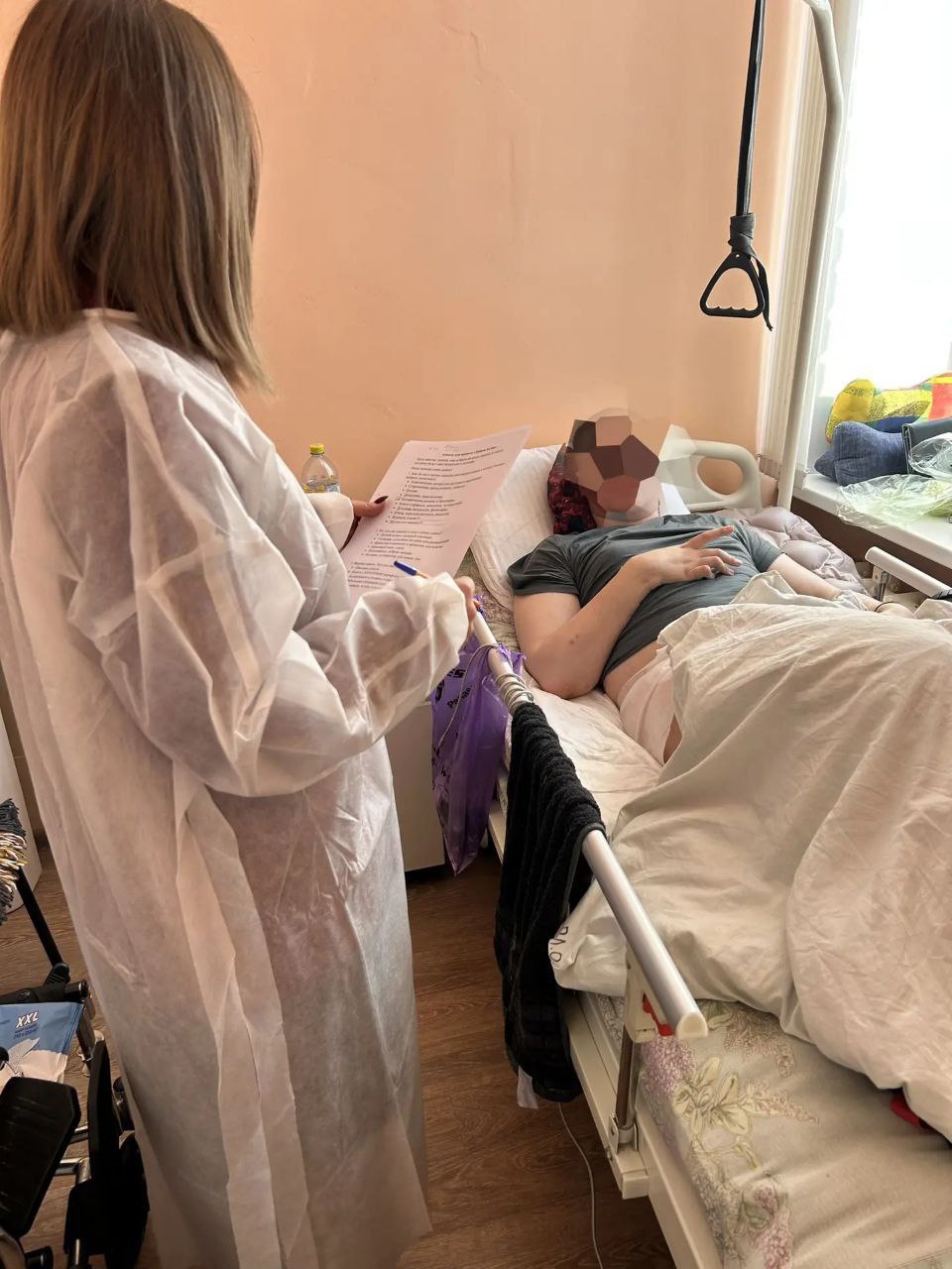 #паллиатив32 #ДобраяПолка. »Читаем напоследок?»: Что ищут в книгах пациенты паллиативного отделения Нам всегда кажется, что люди, оказавшиеся на финишной прямой жизни, должны читать что-то возвышенное, духовное или... #паллиатив32 #ДобраяПолка. »Читаем напоследок?»: Что ищут в книгах пациенты паллиативного отделения Нам всегда кажется, что люди, оказавшиеся на финишной прямой жизни, должны читать что-то возвышенное, духовное или...