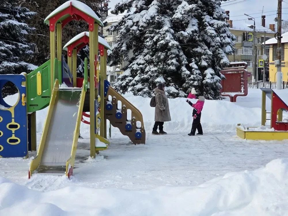 «Снежный десант»: дай дорогу пешеходу «Снежный десант»: дай дорогу пешеходу