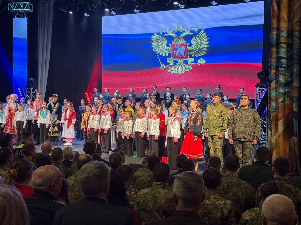 Вчера в г. Брянске прошло мероприятие, где торжественно Губернатор Брянской области Богомаз А. В. вручил Медаль общественного признания «Отец солдата» от ВОД «Отцы России» ветерану боевых действий Глушенкову Андрею... Вчера в г. Брянске прошло мероприятие, где торжественно Губернатор Брянской области Богомаз А. В. вручил Медаль общественного признания «Отец солдата» от ВОД «Отцы России» ветерану боевых действий Глушенкову Андрею...