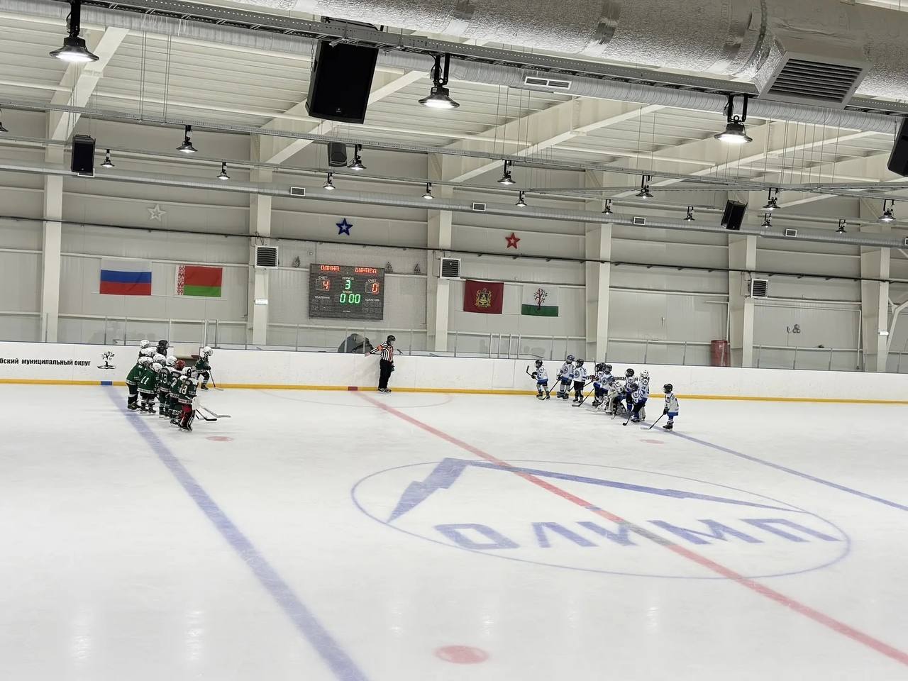 Матч Всероссийских соревнований юных хоккеистов "Золотая шайба" среди мальчиков 2017-2018 годов рождения между командами "Олимп" Стародубского МО и "Вымпел" г. Трубчевск завершился счетом 4:0 в пользу нашей команды