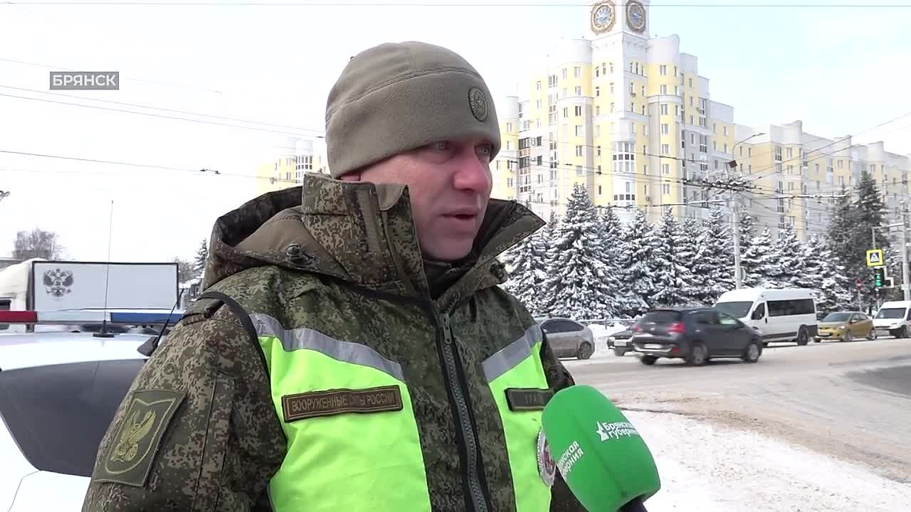 В Брянске необычным способом поздравили водителей с 23 февраля