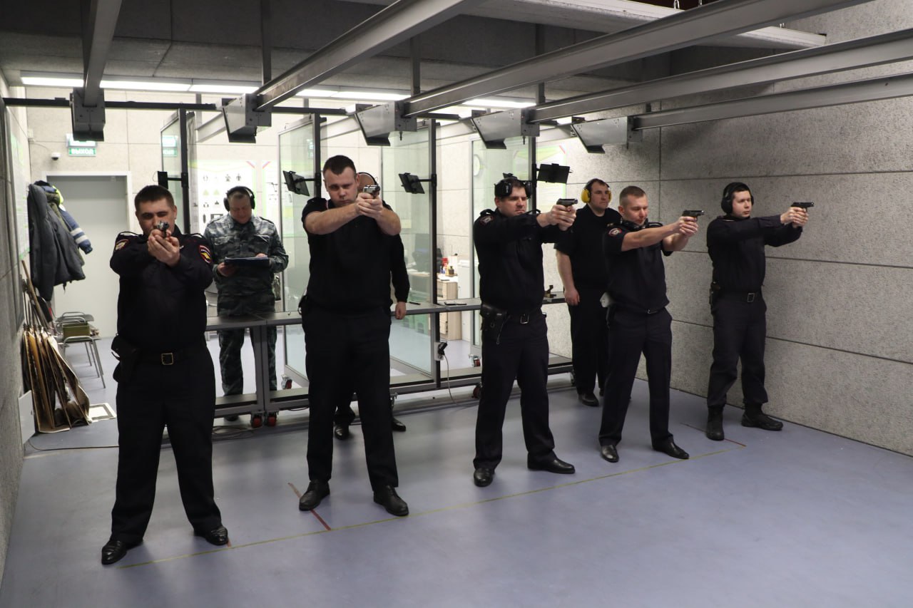 В УМВД России по Брянской области состоялся чемпионат по стрельбе из пистолета Макарова В УМВД России по Брянской области состоялся чемпионат по стрельбе из пистолета Макарова