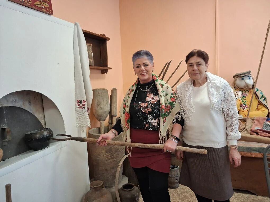 Наша Масленица дорогая! Она гостюшка годовая! 16 февраля, в первый день Масленицы, именуемый в народе «Встреча» члены клуба "Активное долголетие" ГБУ КЦСОН Рогнединского района посетили комнату народного быта при Доме... Наша Масленица дорогая! Она гостюшка годовая! 16 февраля, в первый день Масленицы, именуемый в народе «Встреча» члены клуба "Активное долголетие" ГБУ КЦСОН Рогнединского района посетили комнату народного быта при Доме...