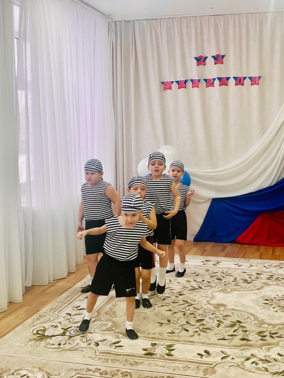 Праздник 23 февраля в детском саду– хороший повод для воспитания у наших детей чувства патриотизма, сопричастности к лучшим традициям своей Родины, формирования у ребят гордости за славных защитников Отечества Праздник 23 февраля в детском саду– хороший повод для воспитания у наших детей чувства патриотизма, сопричастности к лучшим традициям своей Родины, формирования у ребят гордости за славных защитников Отечества