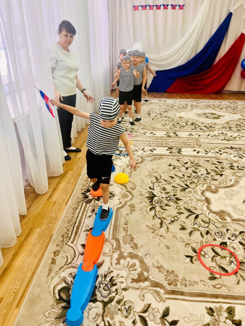 Праздник 23 февраля в детском саду– хороший повод для воспитания у наших детей чувства патриотизма, сопричастности к лучшим традициям своей Родины, формирования у ребят гордости за славных защитников Отечества Праздник 23 февраля в детском саду– хороший повод для воспитания у наших детей чувства патриотизма, сопричастности к лучшим традициям своей Родины, формирования у ребят гордости за славных защитников Отечества