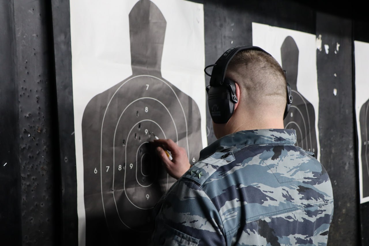 В УМВД России по Брянской области состоялся чемпионат по стрельбе из пистолета Макарова В УМВД России по Брянской области состоялся чемпионат по стрельбе из пистолета Макарова