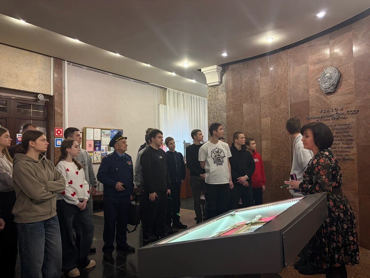 Для брянских школьников, которые являются курсантами военно-патриотического клуба «Резерв», провели учебно-ознакомительное занятие в академии Федеральной службы охраны России в городе Орел Для брянских школьников, которые являются курсантами военно-патриотического клуба «Резерв», провели учебно-ознакомительное занятие в академии Федеральной службы охраны России в городе Орел