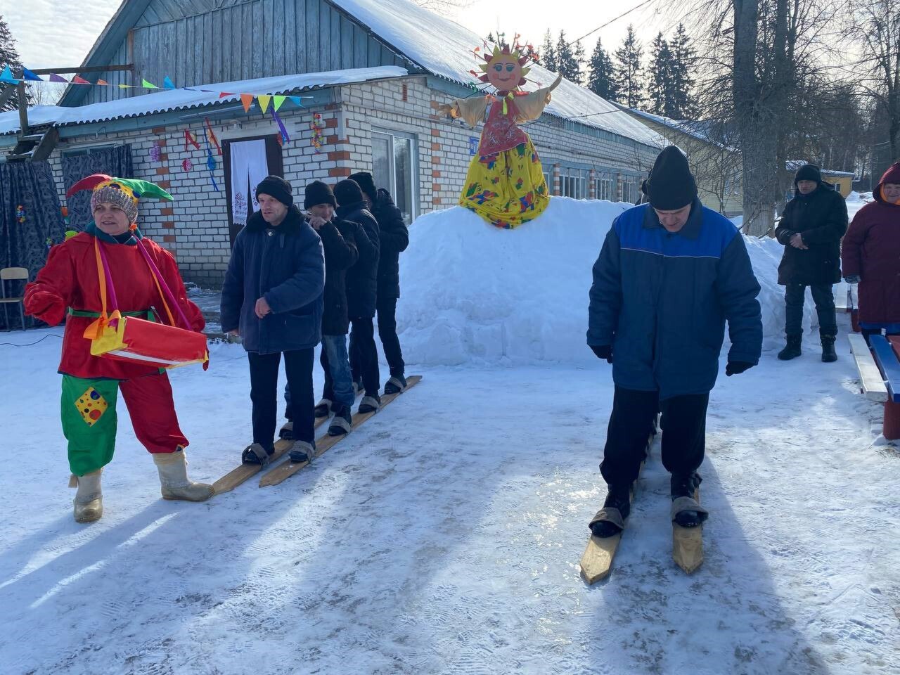 Масленица — это яркий народный праздник, который завершает зимнюю череду торжеств и предвещает приход весны Масленица — это яркий народный праздник, который завершает зимнюю череду торжеств и предвещает приход весны