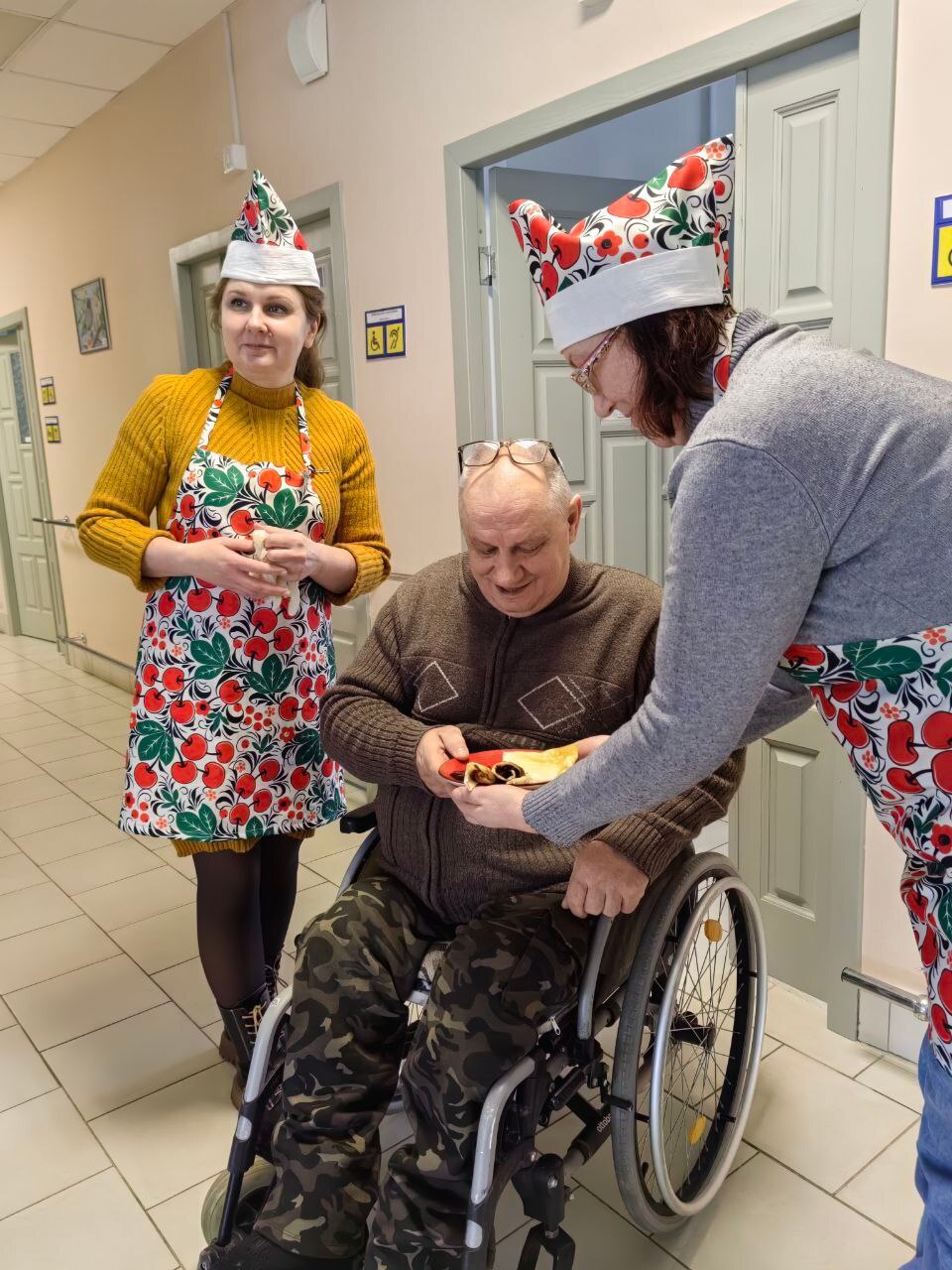 Масленица пришла!. В первый день Масленицы, который называют "Встреча", жители Дарковичского дома социального обслуживания собрались с друзьями из службы "Белые паруса" в уютной бытовой комнате, где провели мастер-класс по... Масленица пришла!. В первый день Масленицы, который называют "Встреча", жители Дарковичского дома социального обслуживания собрались с друзьями из службы "Белые паруса" в уютной бытовой комнате, где провели мастер-класс по...