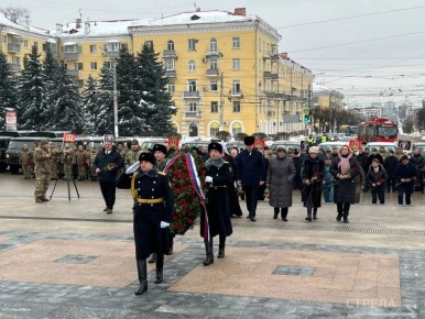 В Брянске на площади Партизан сегодня, 23 февраля, состоялось торжественное мероприятие с участием главы региона