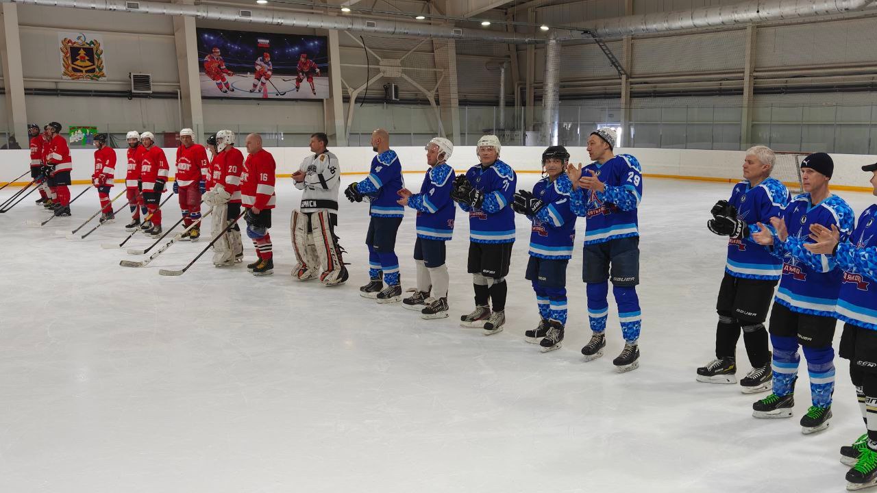 В городе Дятьково прошел хоккейный турнир в честь Дня защитника Отечества В городе Дятьково прошел хоккейный турнир в честь Дня защитника Отечества