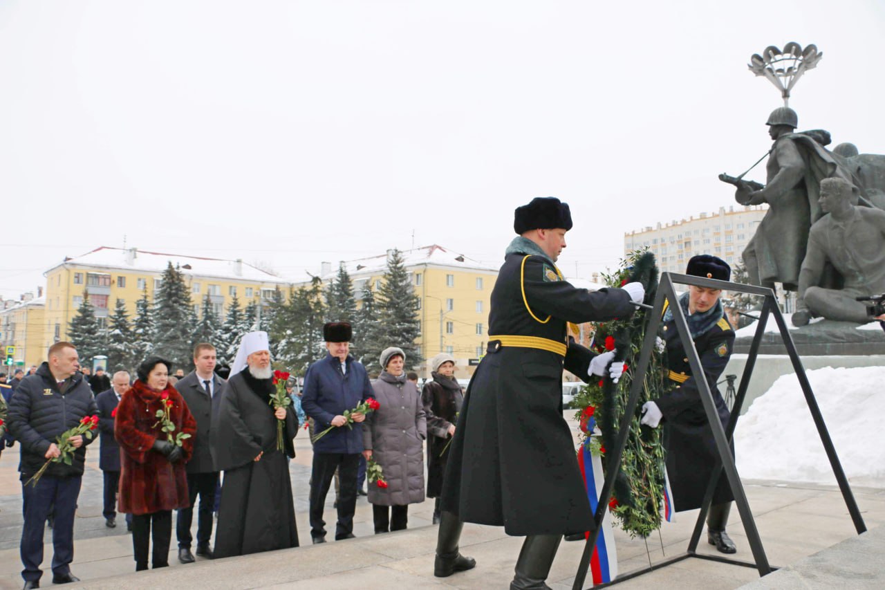 Вечная слава Героям: депутаты областной Думы почтили память павших защитников Отечества! Вечная слава Героям: депутаты областной Думы почтили память павших защитников Отечества!