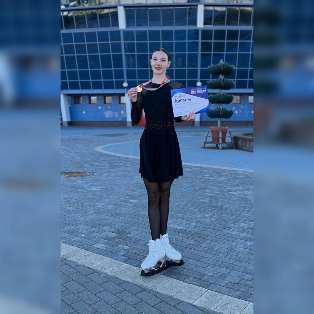 В поселке Климово в хоккейном матче встретились женские команды В поселке Климово в хоккейном матче встретились женские команды