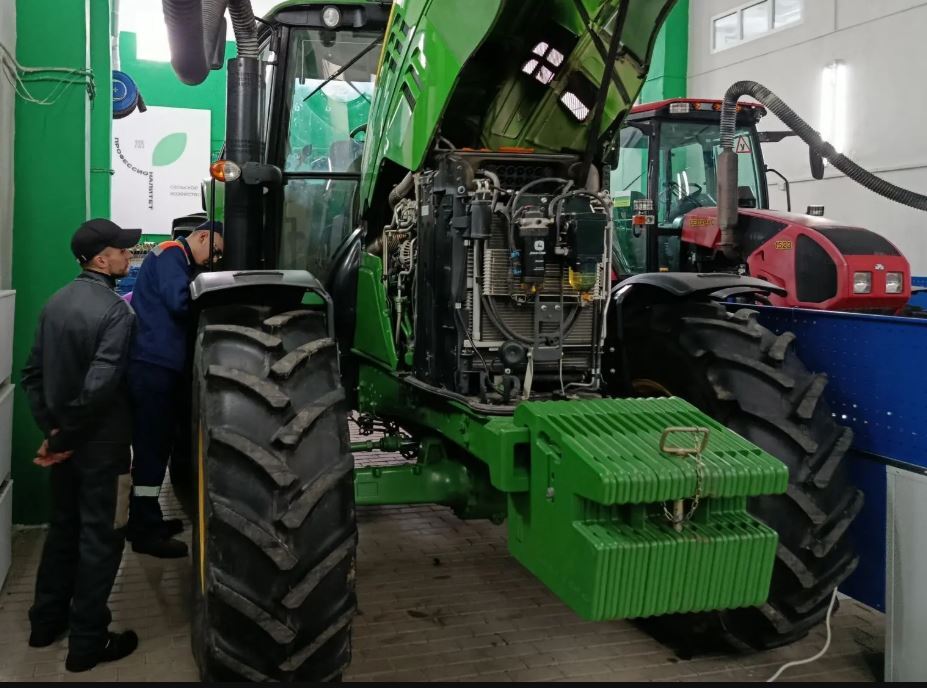 19 февраля 2026года делегация департамента сельского хозяйства Брянской области с рабочим визитом посетила ГАПОУ «Суражский промышленно аграрный техникум» 19 февраля 2026года делегация департамента сельского хозяйства Брянской области с рабочим визитом посетила ГАПОУ «Суражский промышленно аграрный техникум»