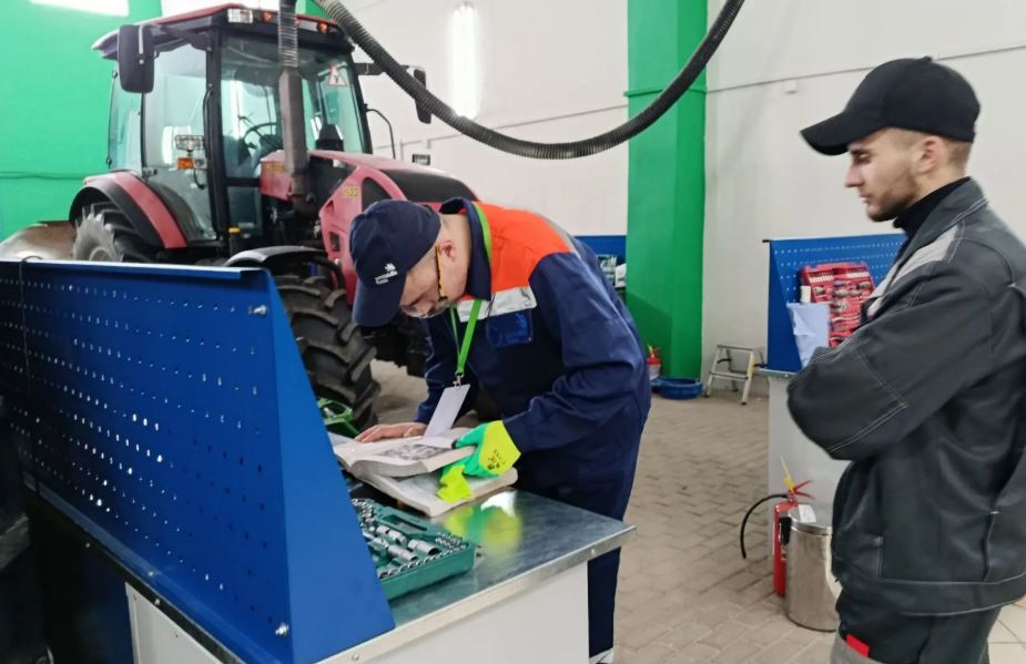 19 февраля 2026года делегация департамента сельского хозяйства Брянской области с рабочим визитом посетила ГАПОУ «Суражский промышленно аграрный техникум» 19 февраля 2026года делегация департамента сельского хозяйства Брянской области с рабочим визитом посетила ГАПОУ «Суражский промышленно аграрный техникум»