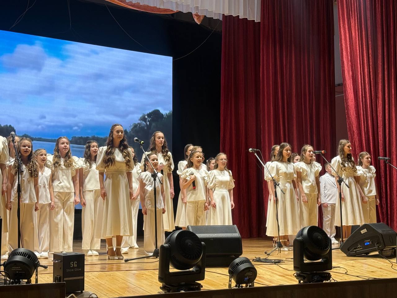 В клубе имени 1 Мая прошло торжественное мероприятие, посвященное завершению месячника оборонно-массовой и военно-спортивной работы В клубе имени 1 Мая прошло торжественное мероприятие, посвященное завершению месячника оборонно-массовой и военно-спортивной работы