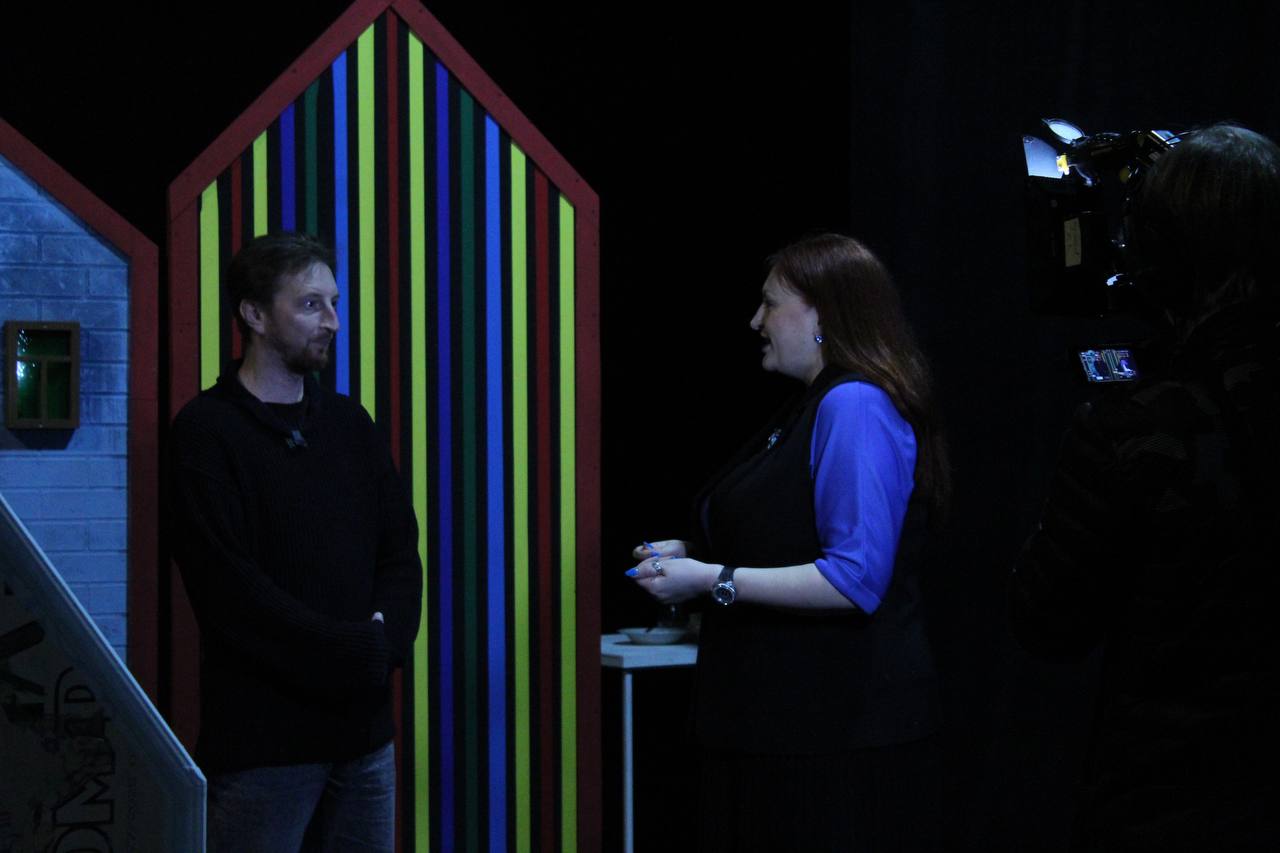 Продолжается работа творческого коллектива Брянского ТЮЗа над постановкой спектакля «Денискины рассказы» (6+) по книге Виктора Драгунского Продолжается работа творческого коллектива Брянского ТЮЗа над постановкой спектакля «Денискины рассказы» (6+) по книге Виктора Драгунского