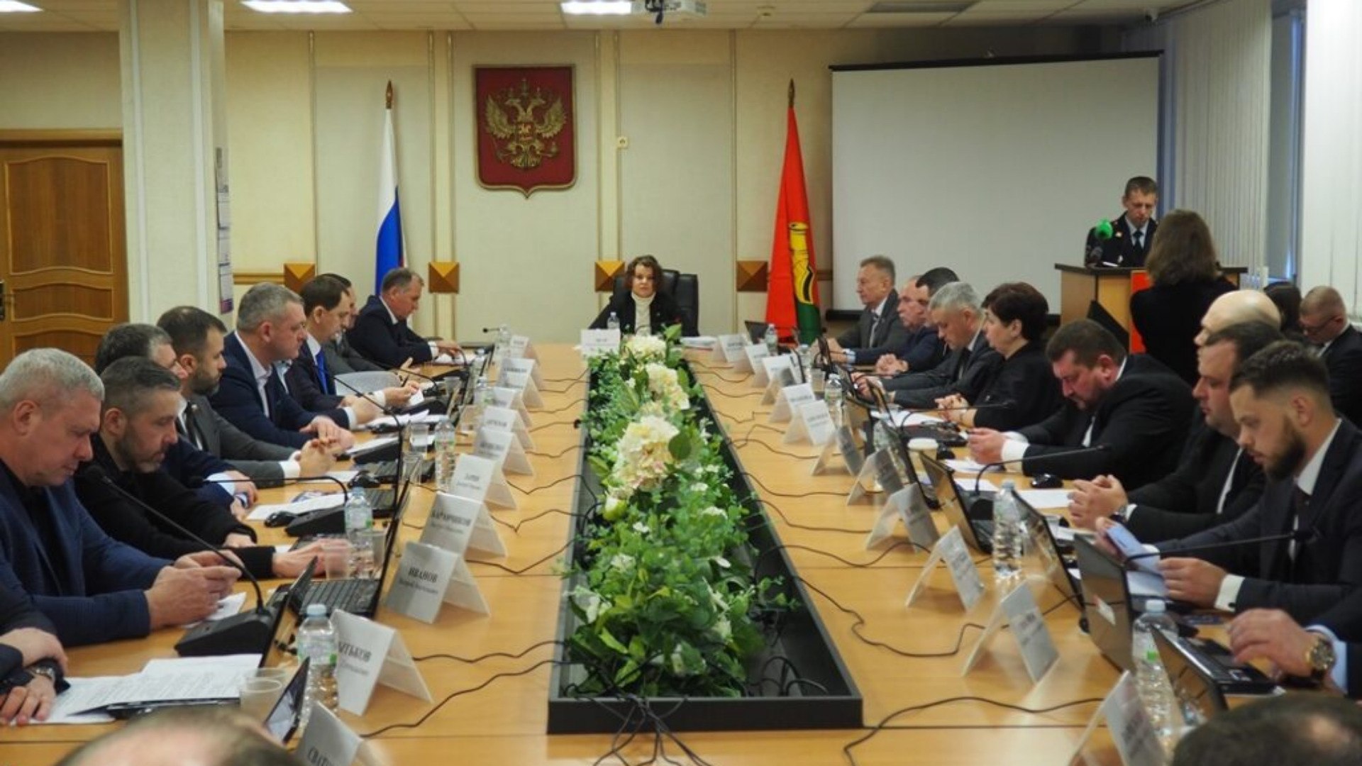 В Брянске провели заседание городского Совета народных депутатов