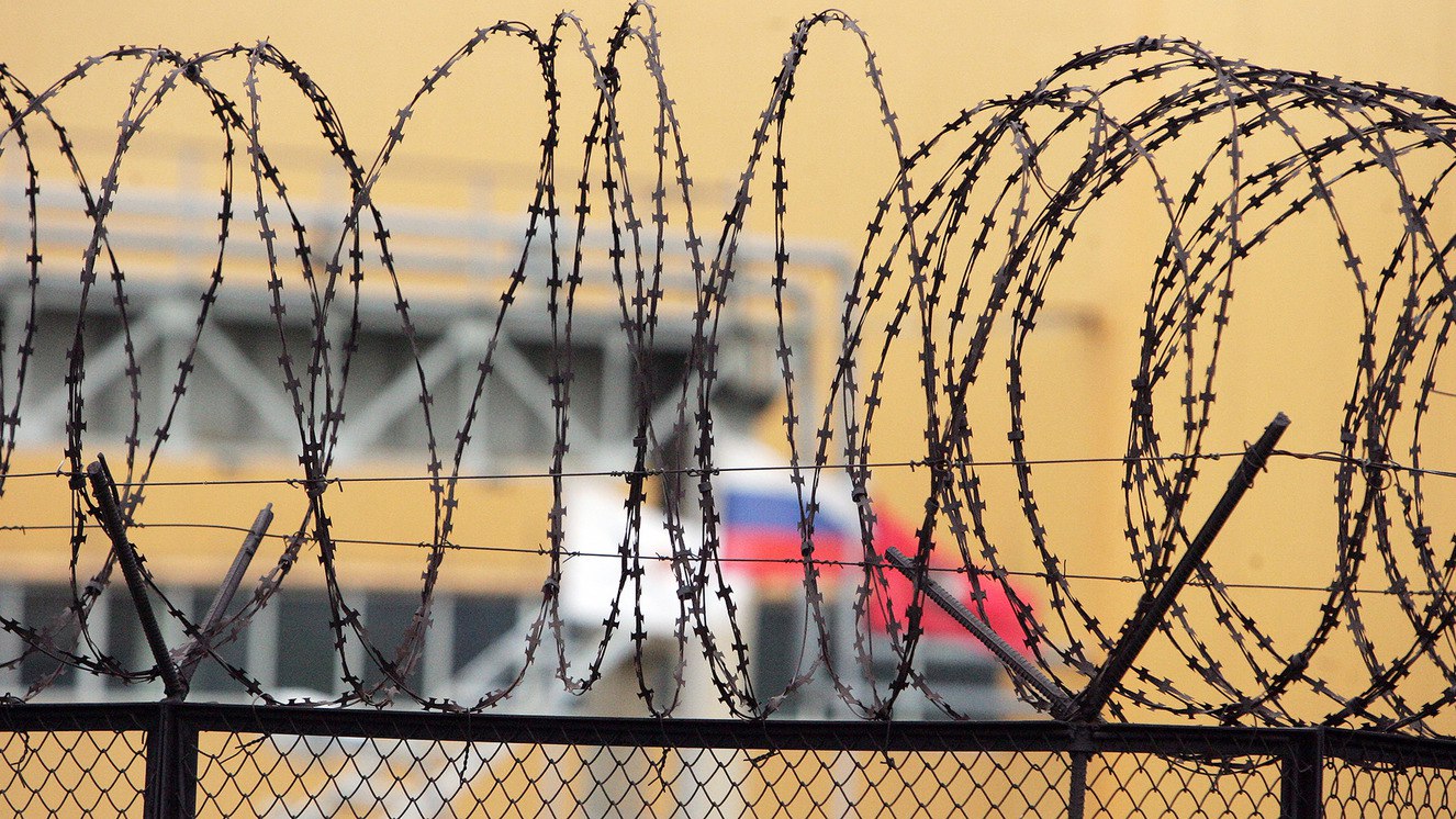 Брянский суд не поверил в историю пенсионера о "спасении 13-летней девочки за грудь"