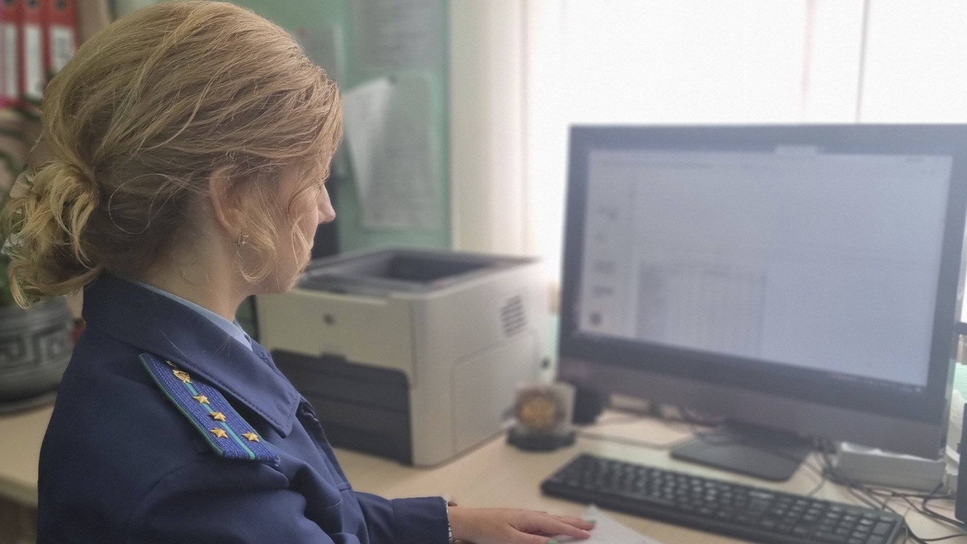 В Унече благодаря прокуратуре крыши домов и дворы очистили от снега и наледи