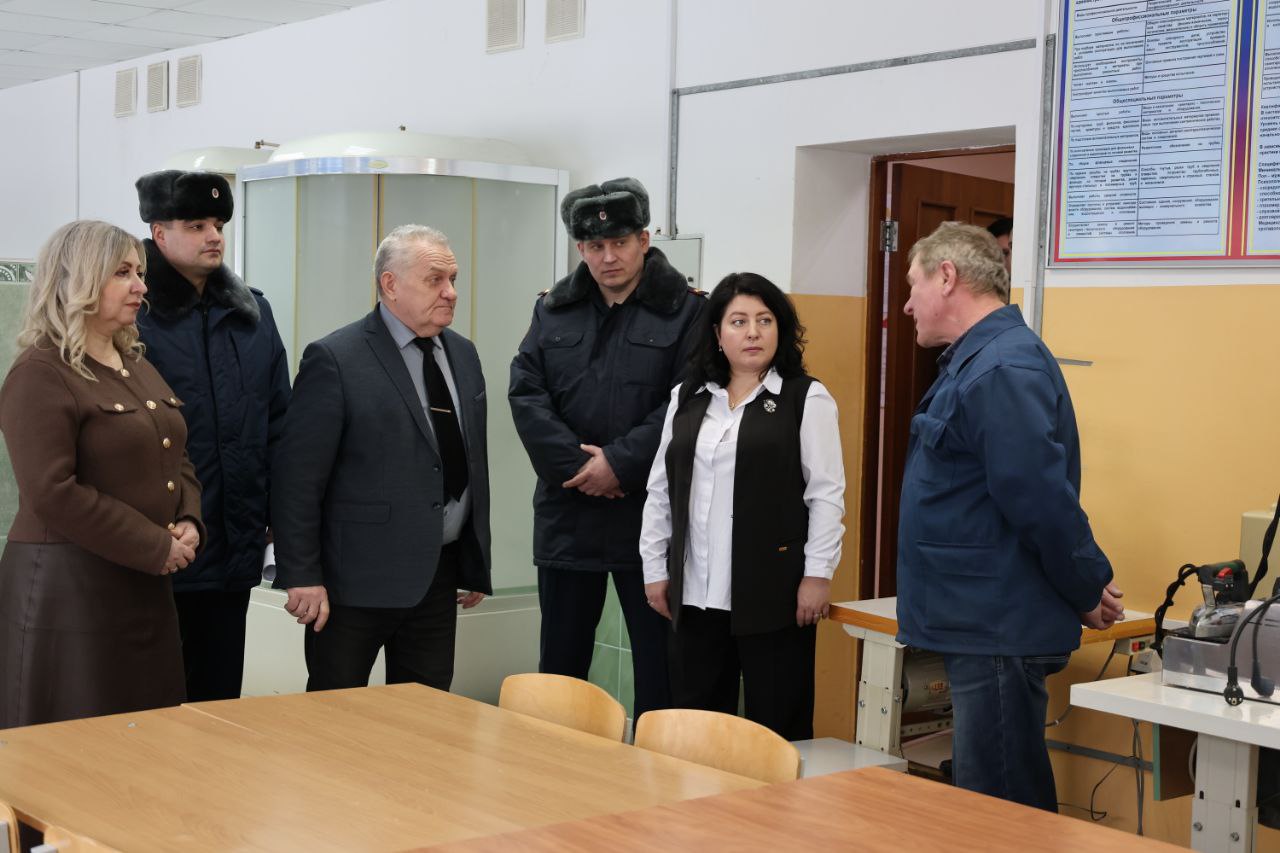 Инна Мухина: Брянскую воспитательную колонию посетила советник Уполномоченного при Президенте РФ по правам ребенка Анна Личковаха, дав оценку качеству содержания несовершеннолетних осужденных Инна Мухина: Брянскую воспитательную колонию посетила советник Уполномоченного при Президенте РФ по правам ребенка Анна Личковаха, дав оценку качеству содержания несовершеннолетних осужденных