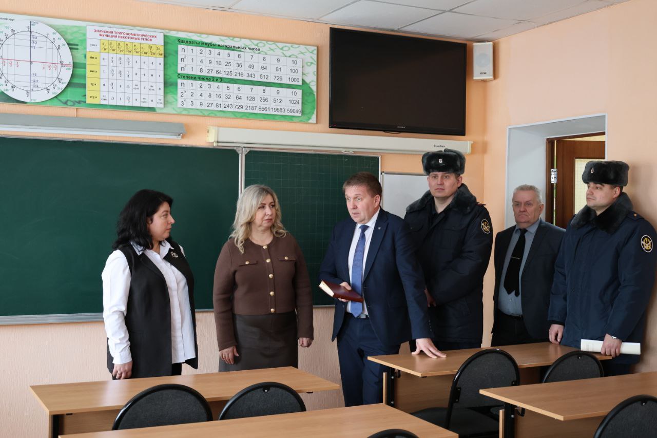 Инна Мухина: Брянскую воспитательную колонию посетила советник Уполномоченного при Президенте РФ по правам ребенка Анна Личковаха, дав оценку качеству содержания несовершеннолетних осужденных Инна Мухина: Брянскую воспитательную колонию посетила советник Уполномоченного при Президенте РФ по правам ребенка Анна Личковаха, дав оценку качеству содержания несовершеннолетних осужденных