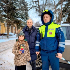Брянские автоинспекторы за полчаса выявили двух водителей-родителей, нарушивших правила перевозки детей