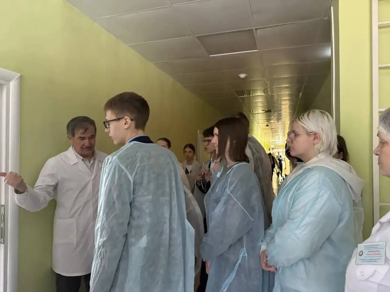 27 февраля ученки 8-10 классов МАУО ССОШ №3 побывали на увлекательной экскурсии в Страродубской ЦРБ 27 февраля ученки 8-10 классов МАУО ССОШ №3 побывали на увлекательной экскурсии в Страродубской ЦРБ