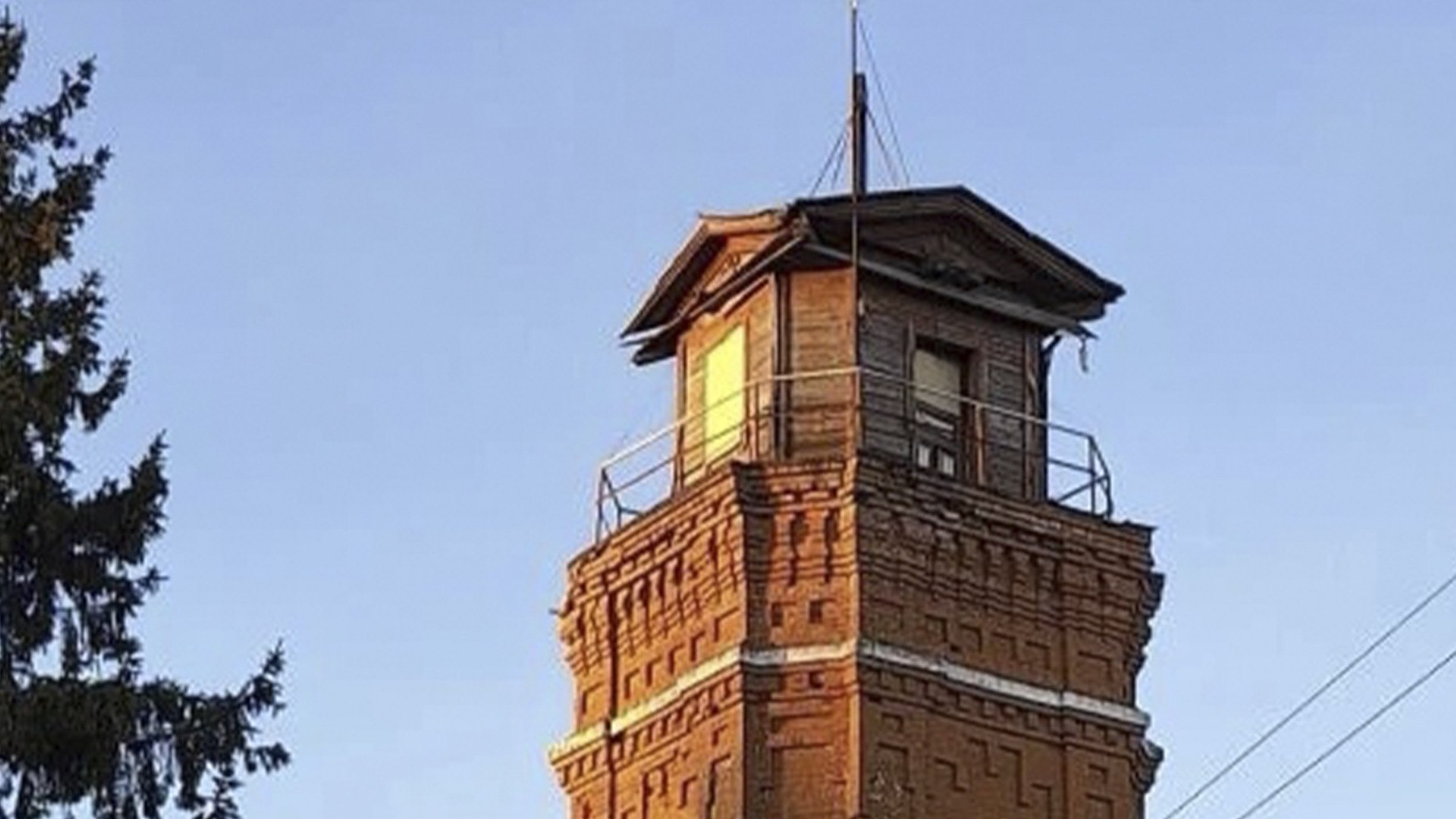 Суд обязал собственника отремонтировать историческую каланчу в Трубчевске