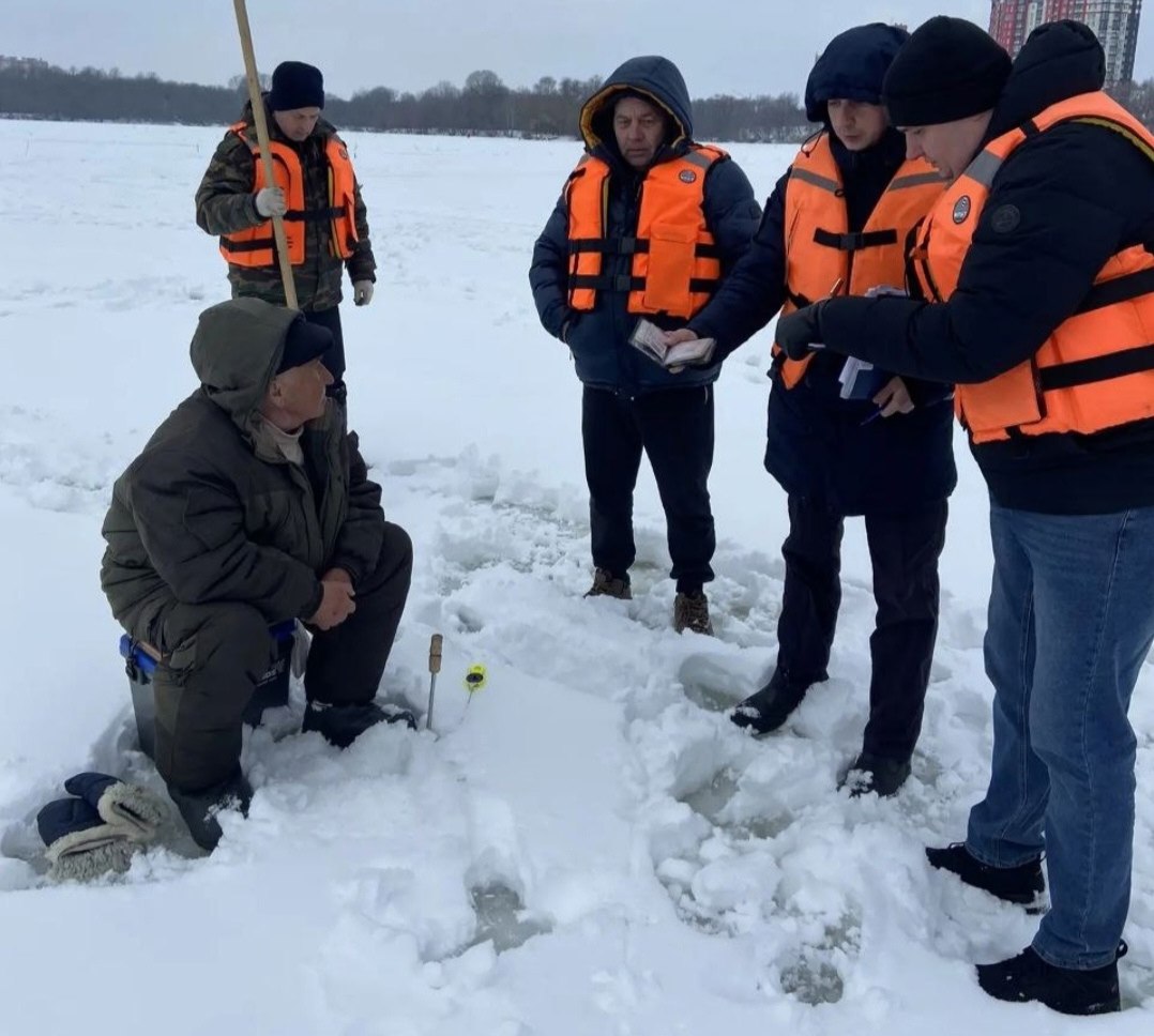 В Бежице на водоёмах района провели рейд безопасности В Бежице на водоёмах района провели рейд безопасности