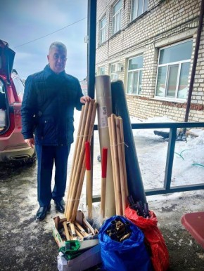 С первых дней проведения специальной военной операции члены местного отделения общероссийской организации ветеранов органов внутренних дел УМВД России по городу Брянску оказывают помощь бойцам