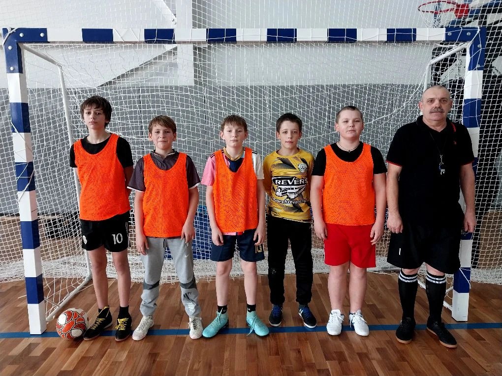 Школьники Брасовского района приняли участие в Первенстве по мини-футболу Школьники Брасовского района приняли участие в Первенстве по мини-футболу