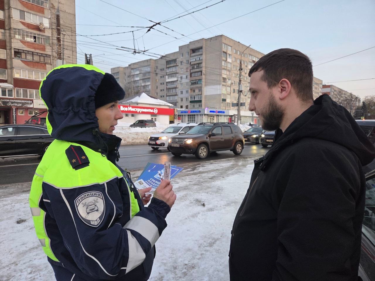 Сотрудники ГАИ провели акцию «Водитель, сбавь скорость, пропусти пешехода!» Сотрудники ГАИ провели акцию «Водитель, сбавь скорость, пропусти пешехода!»