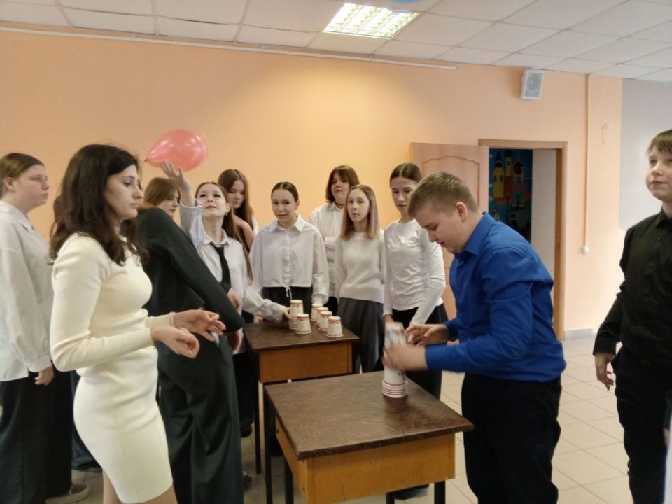 5 марта в детской библиотеке прошла конкурсно-игровая программа «Королевы праздника»