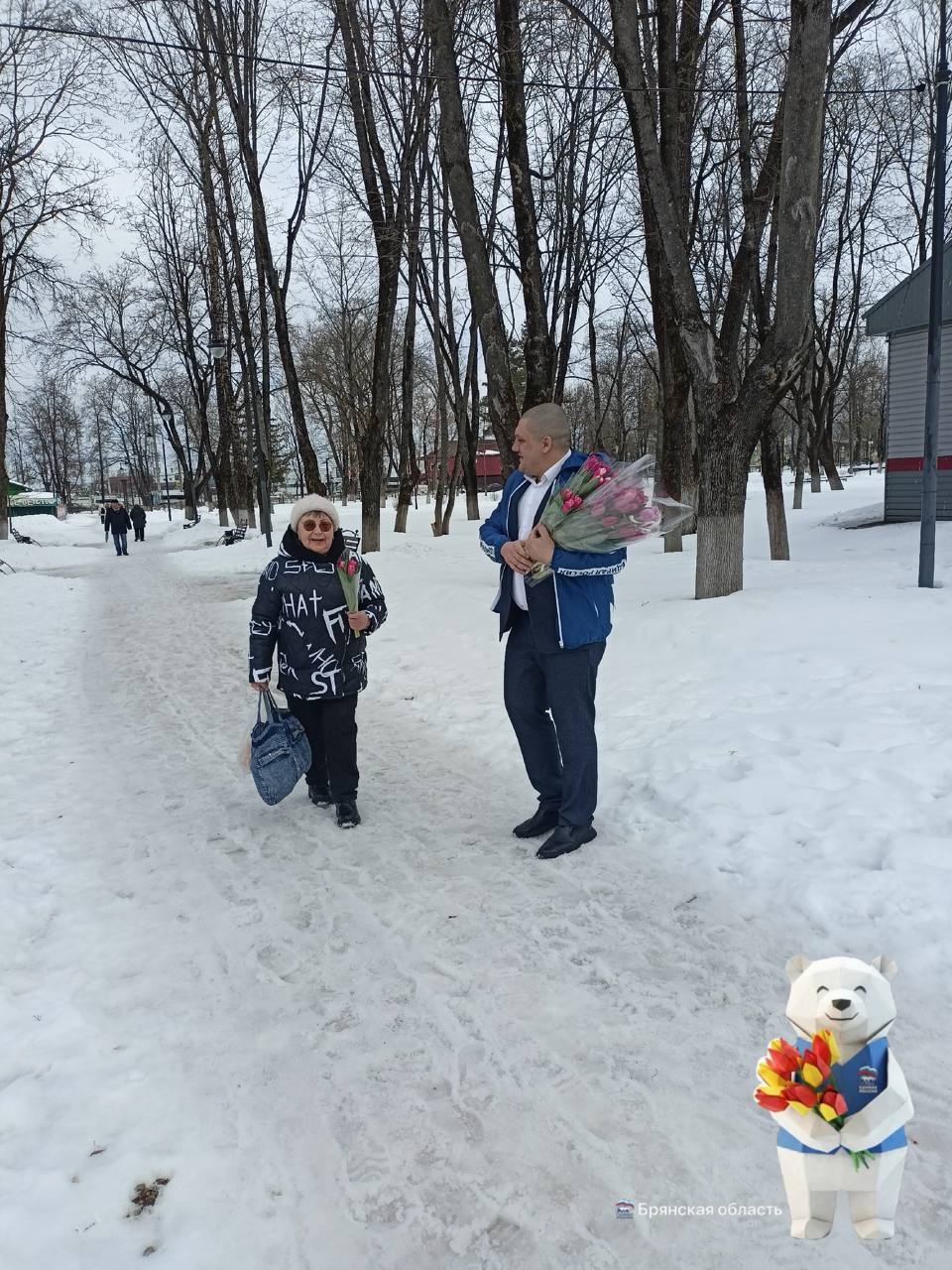 В преддверии Международного женского дня актив Фокинского местного отделения партии «Единая Россия» города Брянска провёл праздничную акцию В преддверии Международного женского дня актив Фокинского местного отделения партии «Единая Россия» города Брянска провёл праздничную акцию
