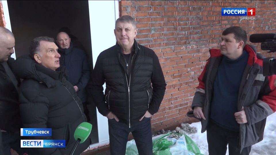 Александр Богомаз оценил ход строительных работ в Трубчевске