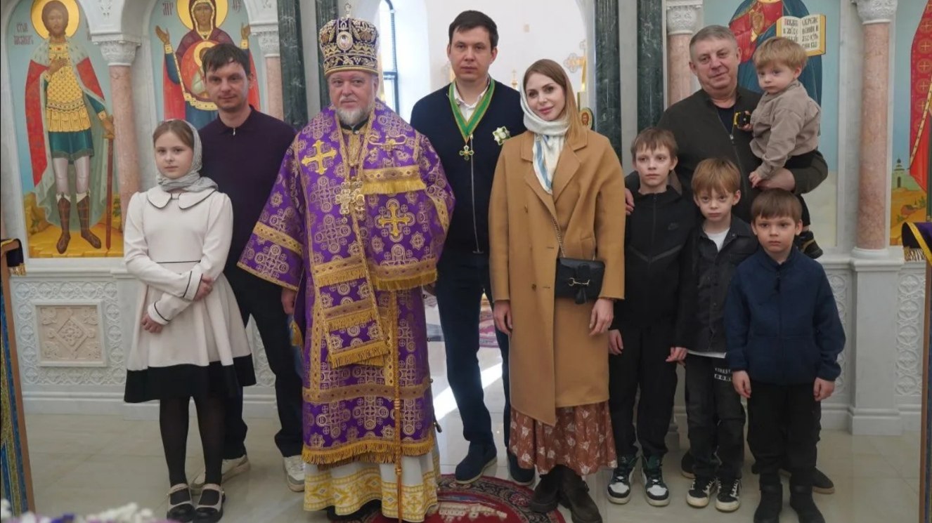 Роман Богомаз удостоился высочайшей патриаршей награды за строительство храма в селе Меленск