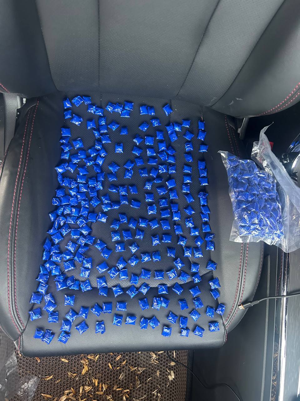 В Брянске полицейские задержали троих наркокурьеров