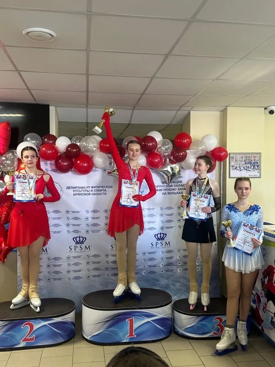 В городе Дятьково прошло открытое первенство Дятьковского района по фигурному катанию В городе Дятьково прошло открытое первенство Дятьковского района по фигурному катанию